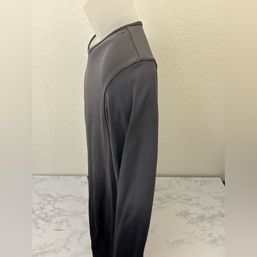 Black Gray Long Sleeve Shirt L Active Top Pullover Athletic Moisture Control​ - Picture 2 of 3